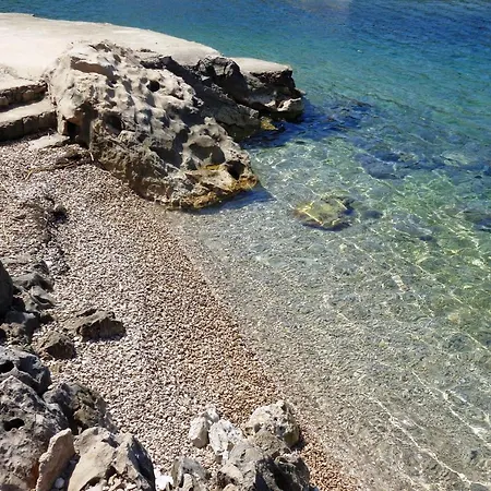 By The Sea Cove Vela Prapratna * Oskorusno