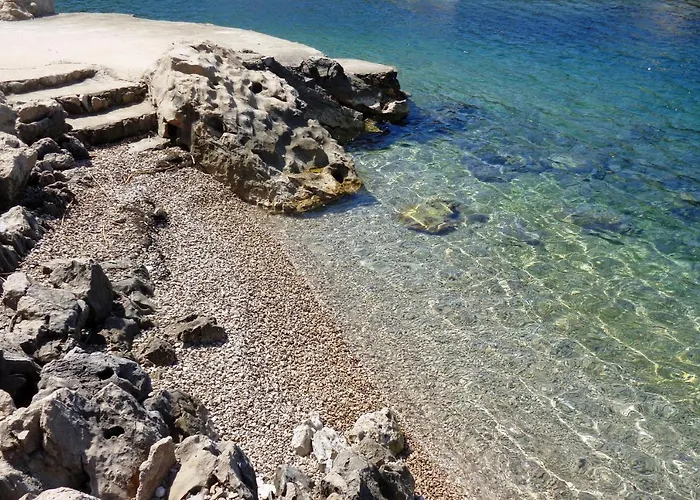 By The Sea Cove Vela Prapratna * Oskorusno