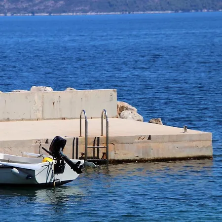 By The Sea Cove Vela Prapratna * Oskorusno