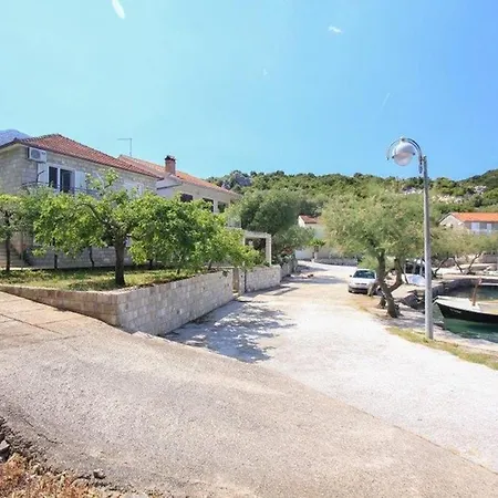 By The Sea Cove Vela Prapratna